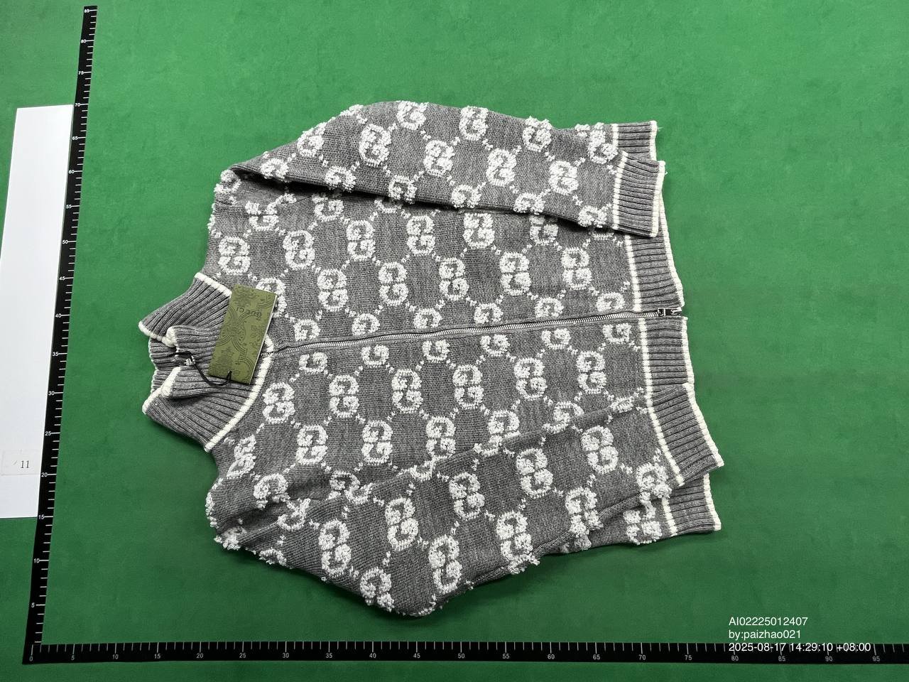 Gucci knitted sweater & down jacket  -4