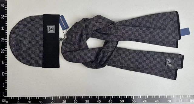 LV scarf & Beanie -4