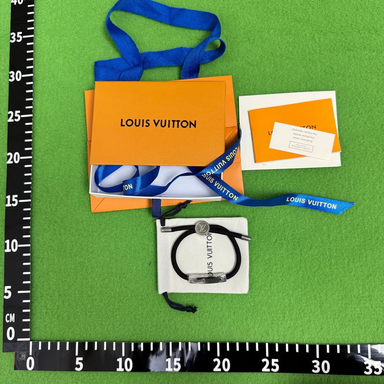 LV magnetic snap bracelet  -3