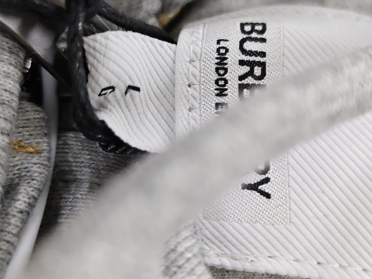 BURBERRY                                 -5