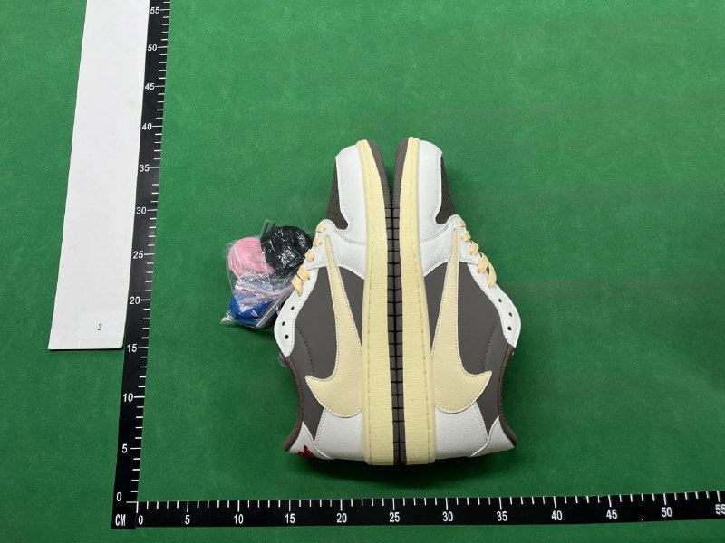 Travis Scott x Air Jordan 1 -4