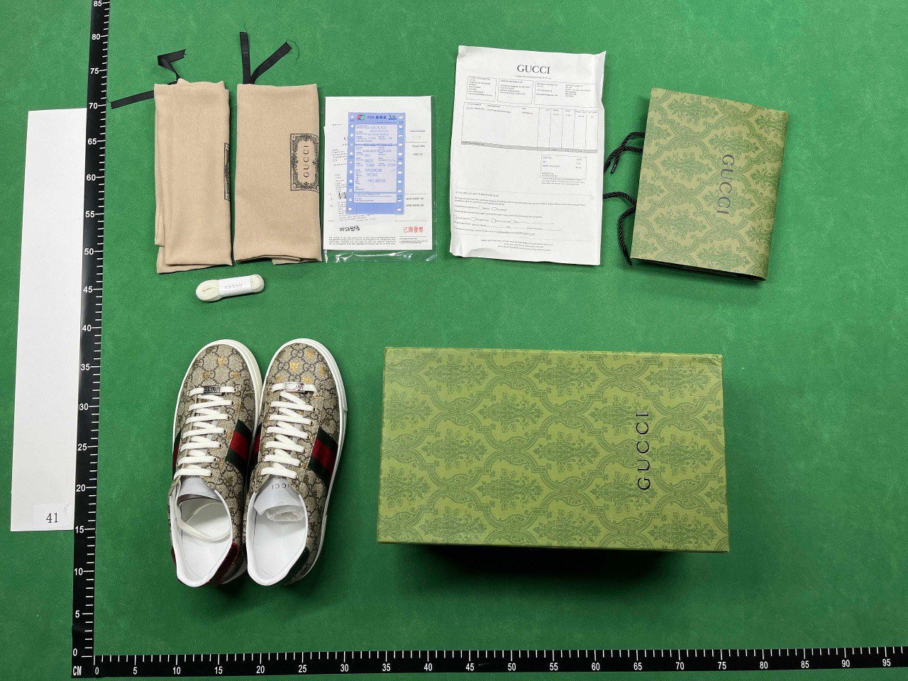 Gucci                                                                            -4