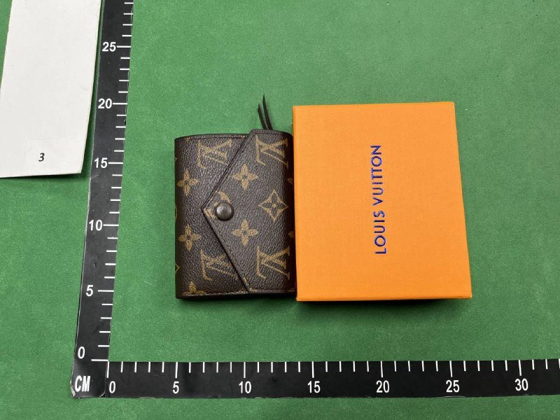 LV Louis Vuitton Wallet -4