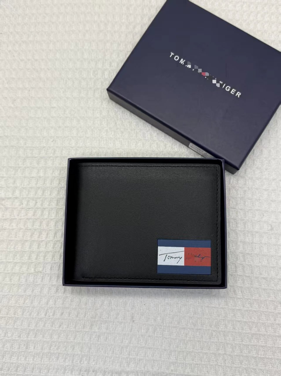 Tommy wallet -3