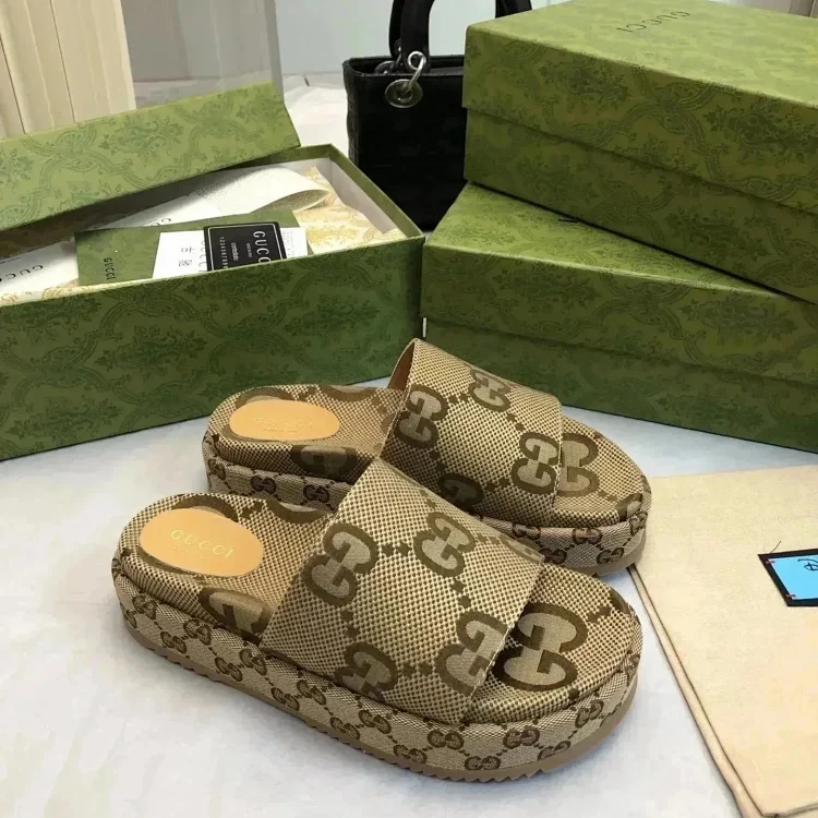Gucci slippers