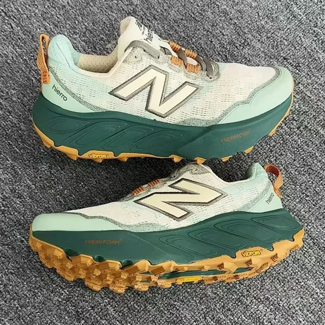 new balance hierro V9 shoes