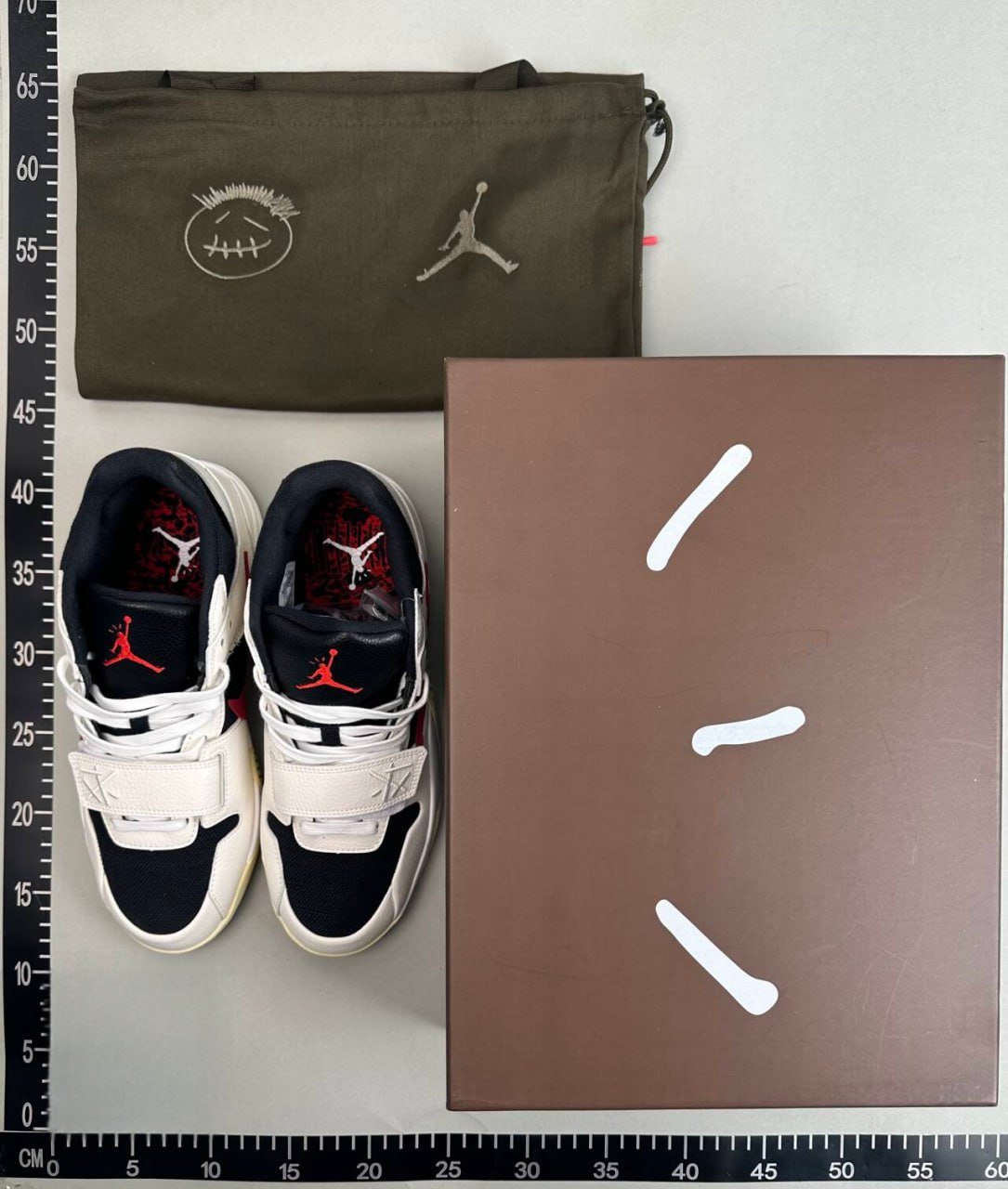 Jordan 1 Low x Travis Scott -4