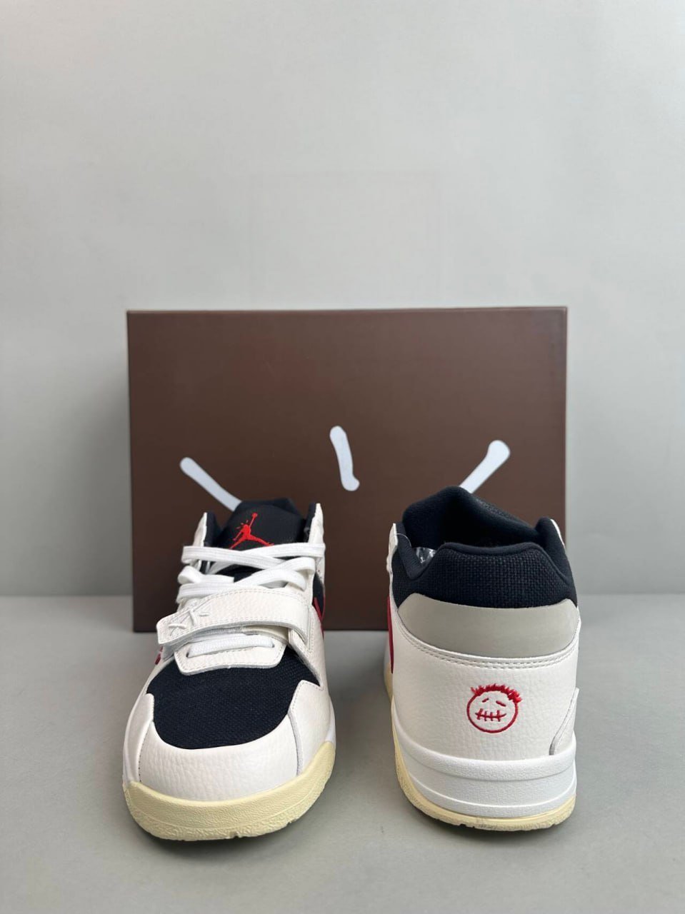 Jordan 1 Low x Travis Scott -2