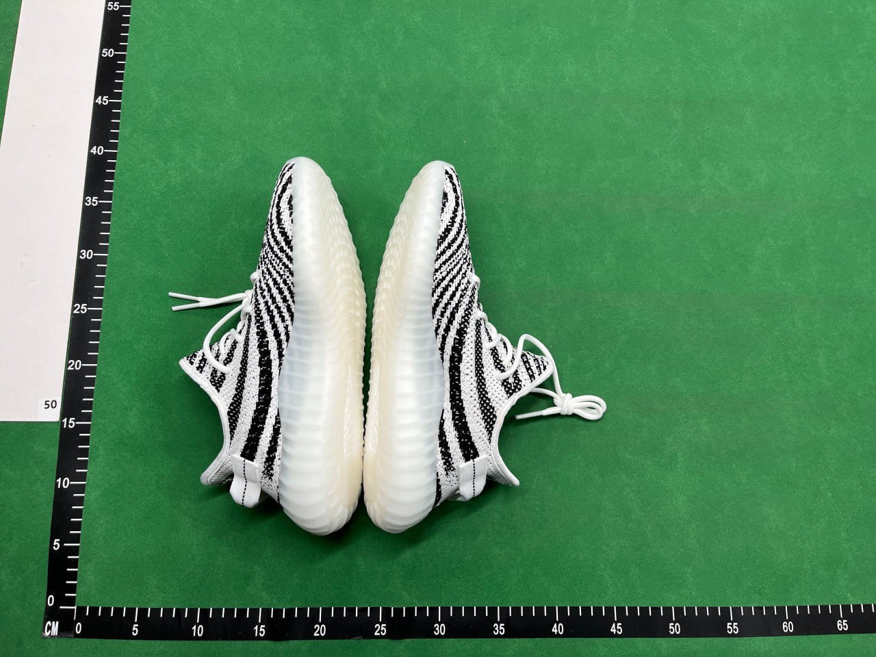 YEEZY BOOST 350 V2 Shoes -5