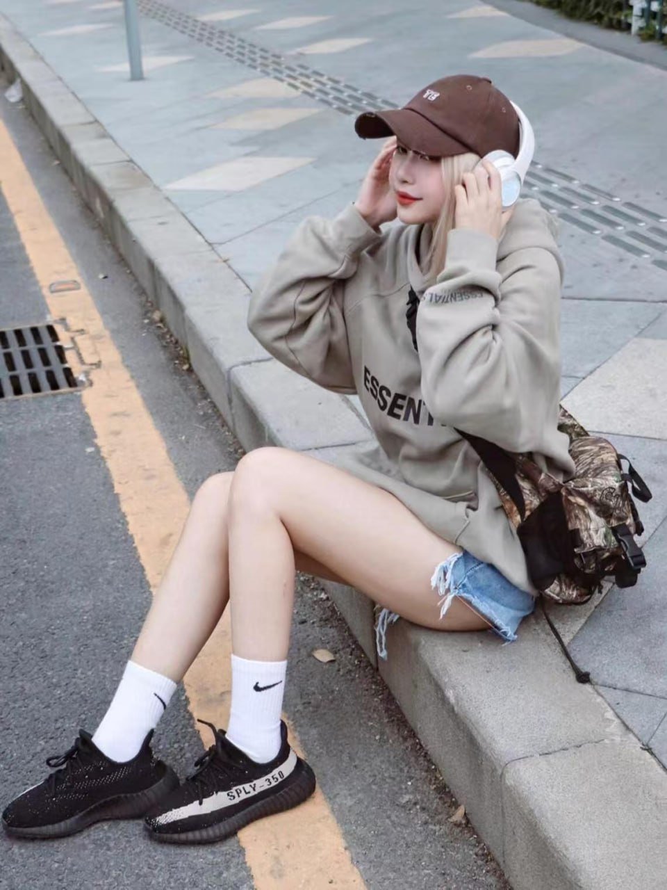 YEEZY BOOST 350 V2 Shoes -2