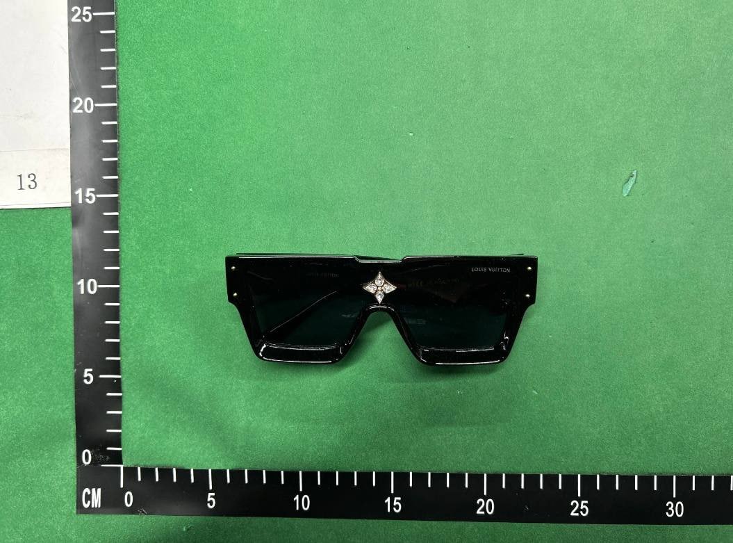 Louis Vuitton Gucci Burberry Prada sunglasses  -3