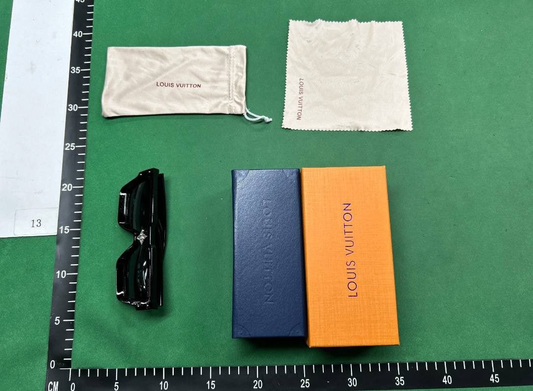 Louis Vuitton Gucci Burberry Prada sunglasses  -5