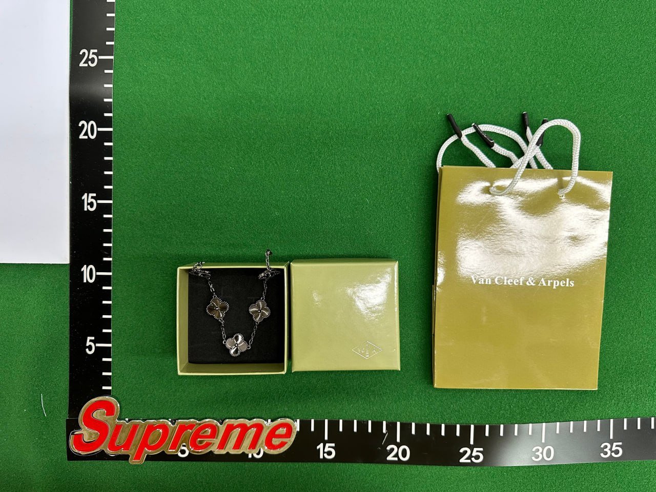 Van Cleef & Arpels Necklaces -4