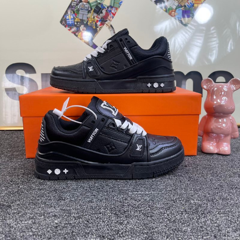 Louis Vuitton Trainer Sneaker -2