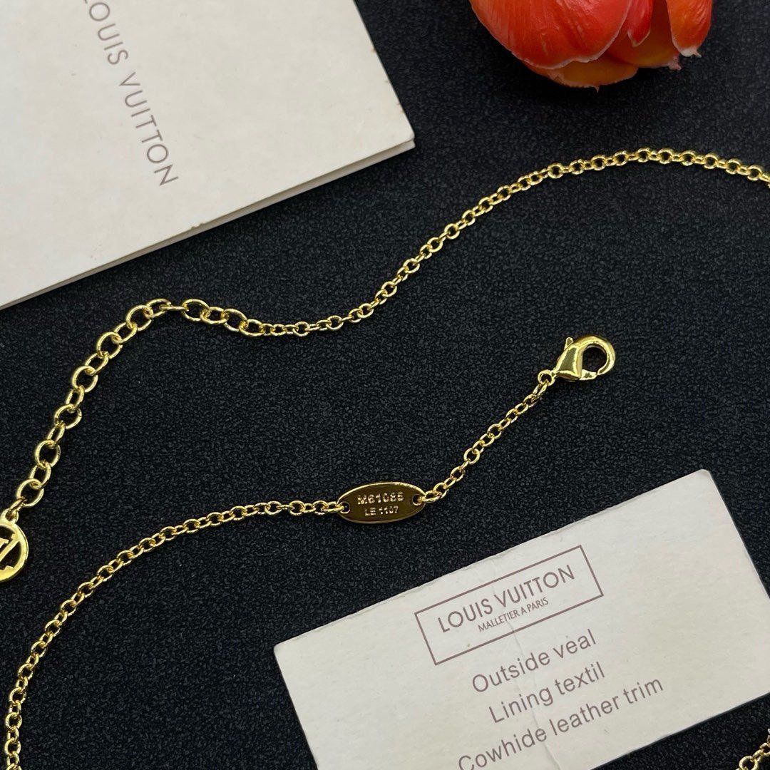 LV necklace  -4