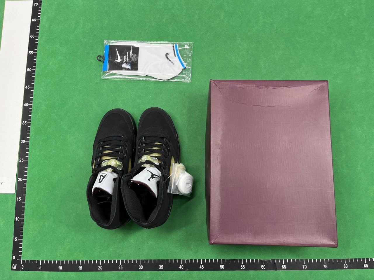 Air Jordan 5                                                                                                  -5