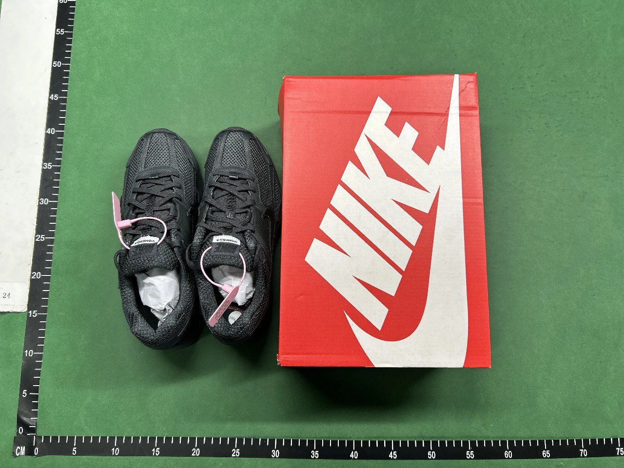 Nike Air Zoom Vomero 5 shoes -5