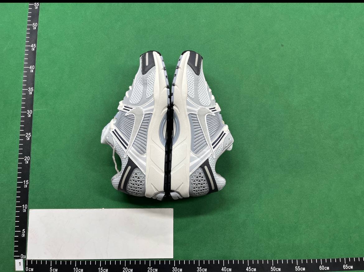 Nike Air Zoom Vomero 5 shoes -4