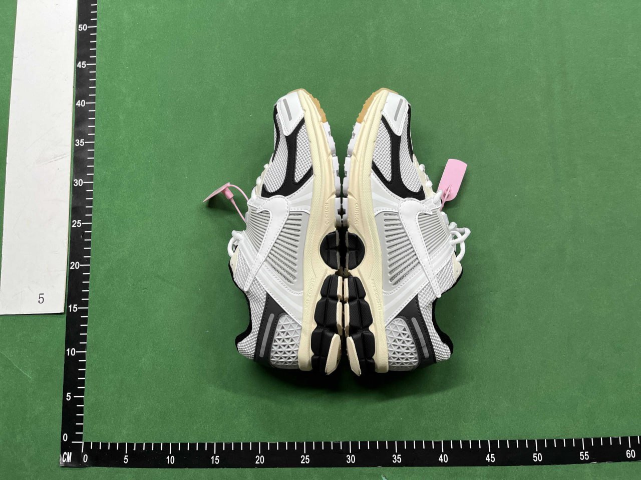 Nike Air Zoom Vomero 5 shoes -3