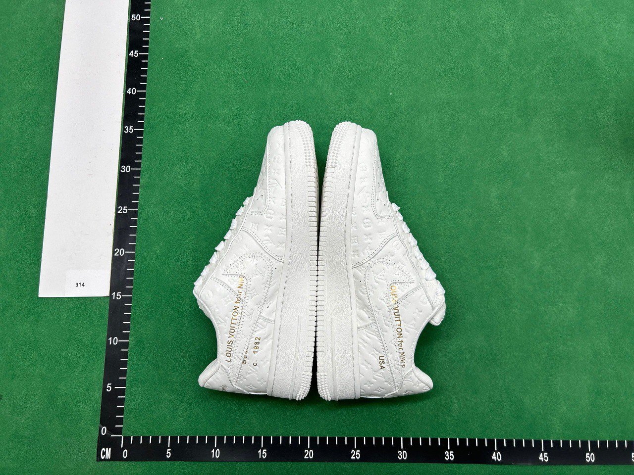 Louis Vuitton                                                                                                        -2