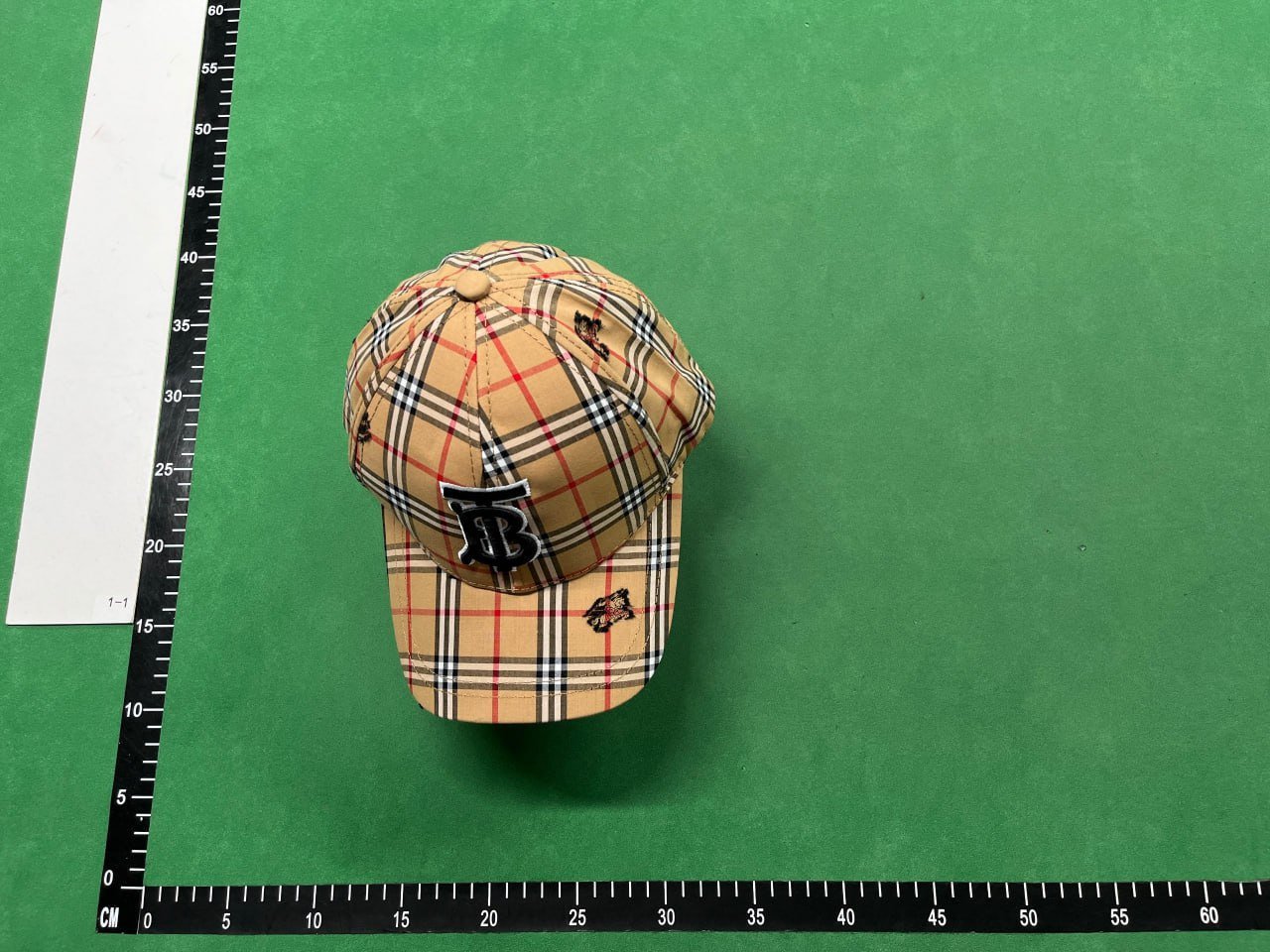 Burberry hat -3