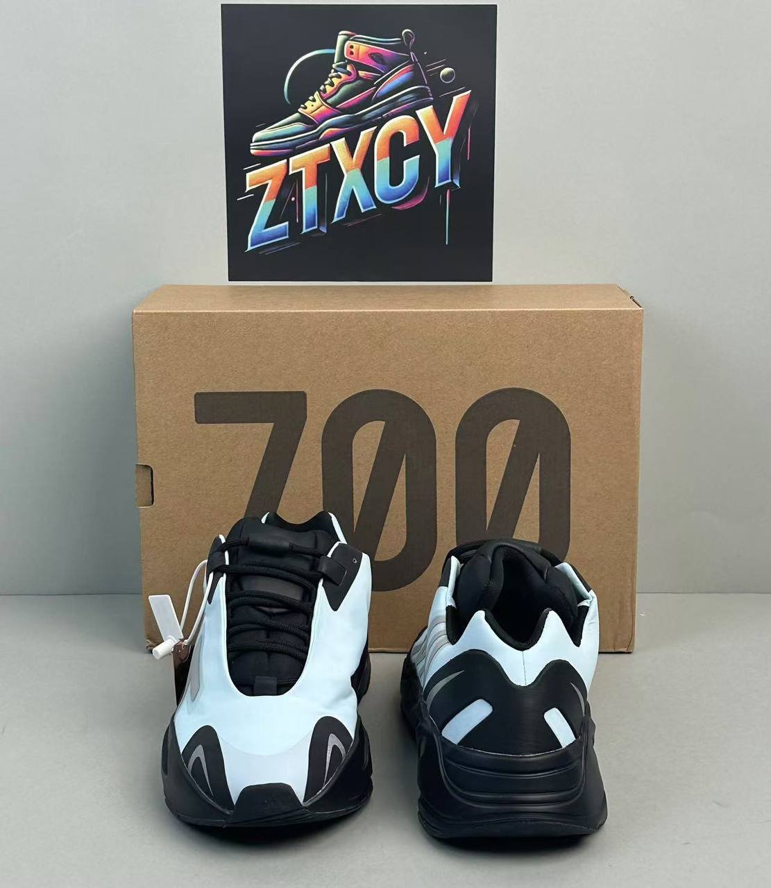Yeezy 700 Boost -4