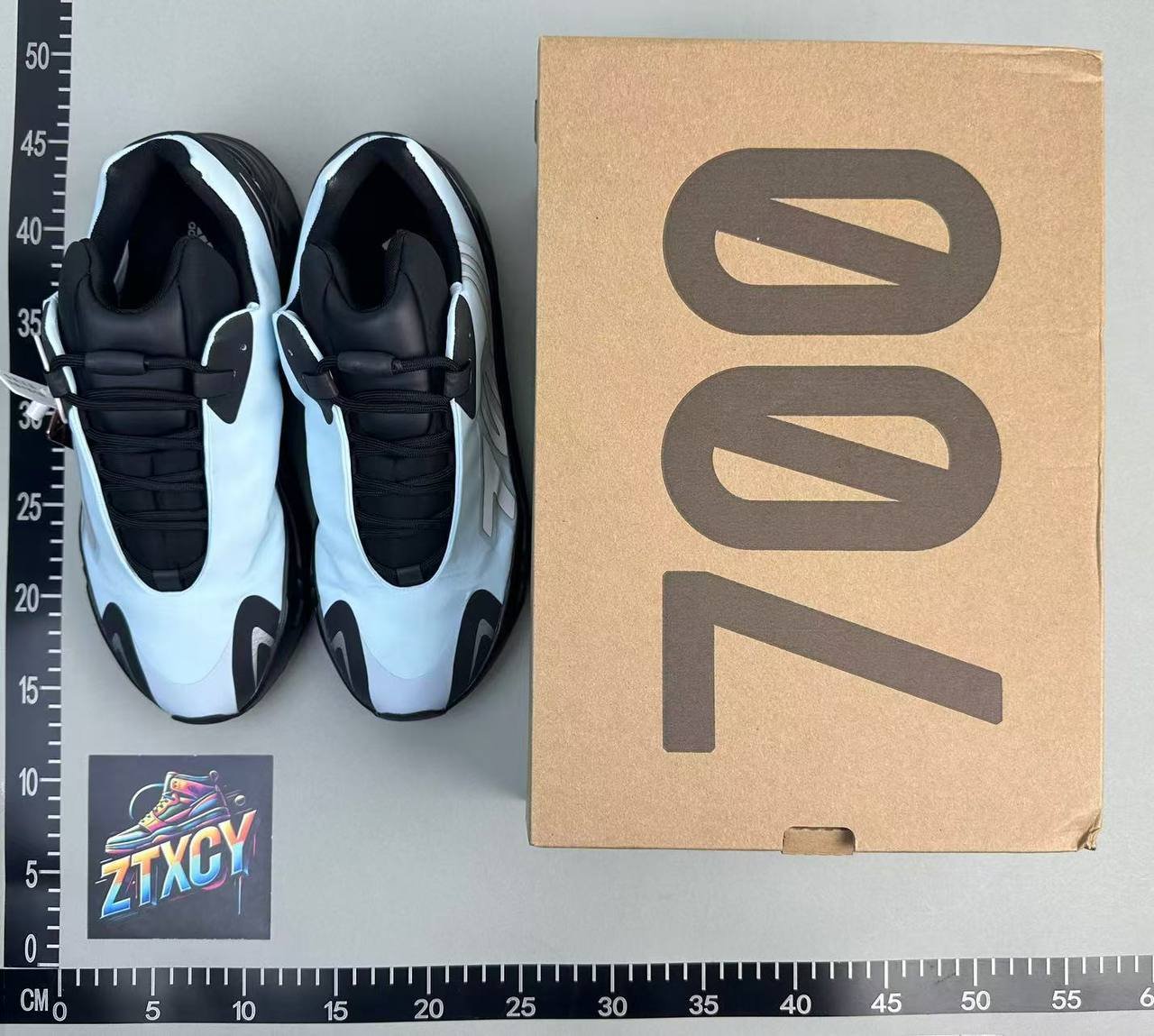 Yeezy 700 Boost -5