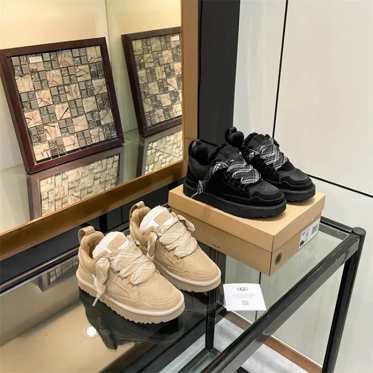 UGG Tazz boots shoes