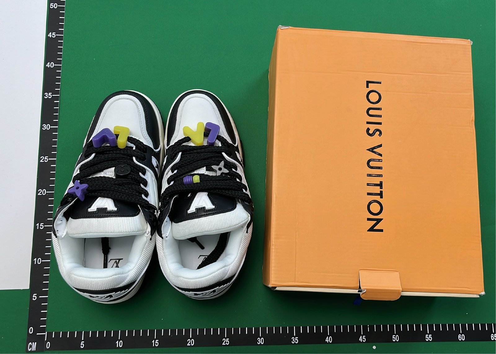 Louis Vuitton Archlight -4