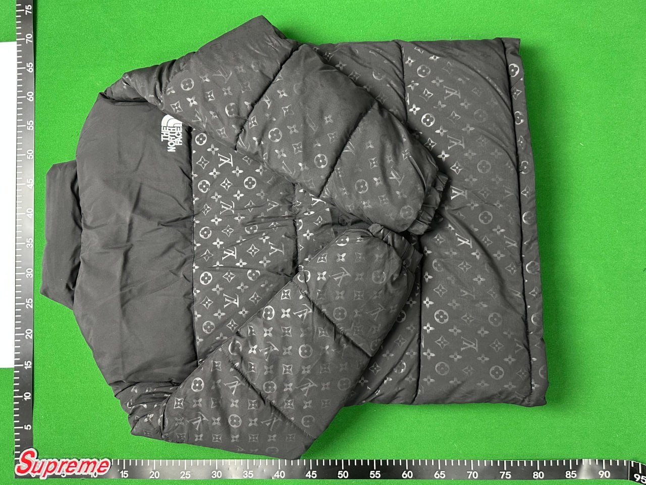 Cazadora North Face x LV -3
