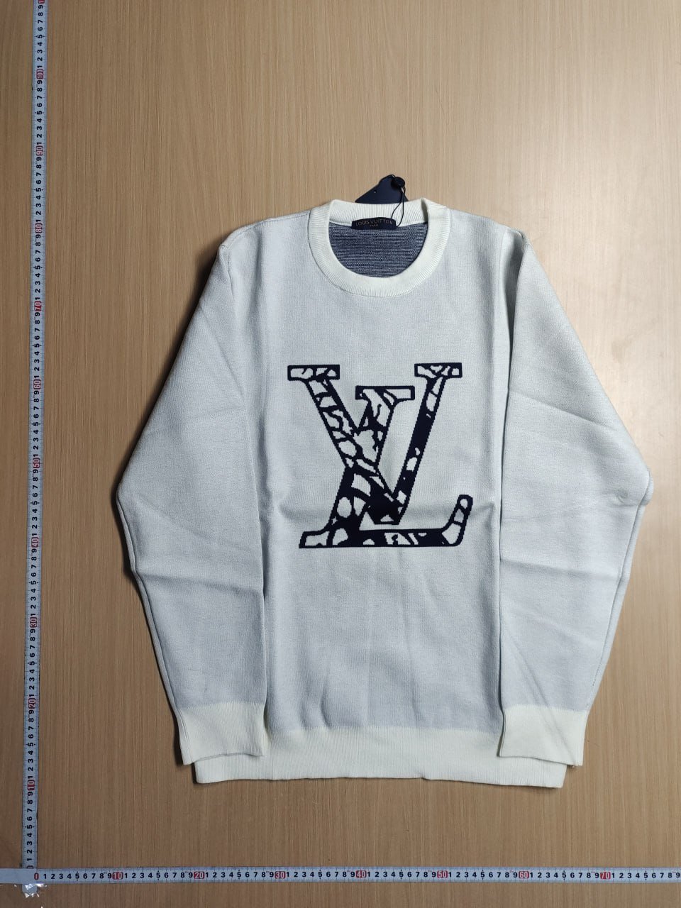 LV Sweater -2
