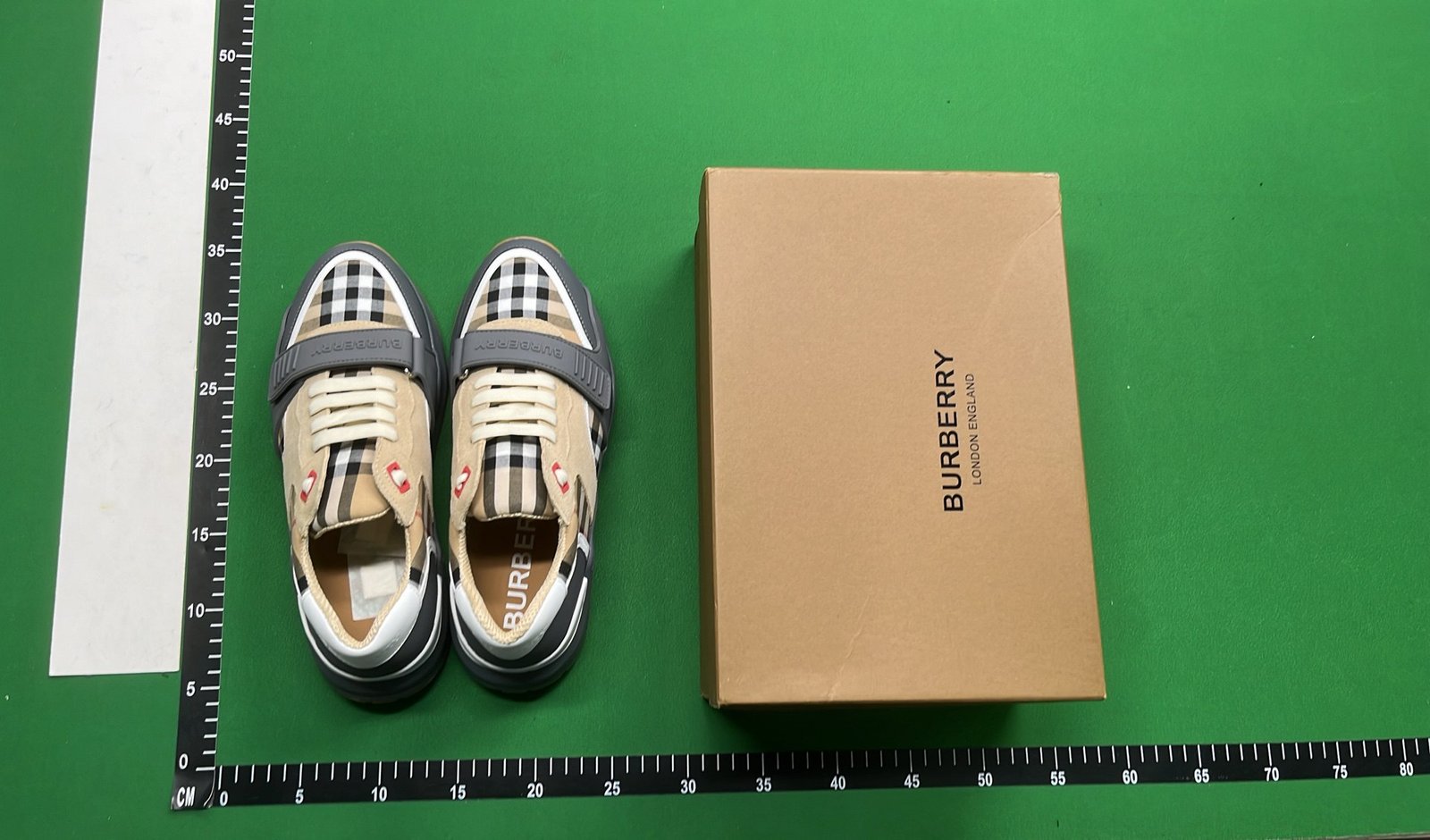 Burberry Checkered -4