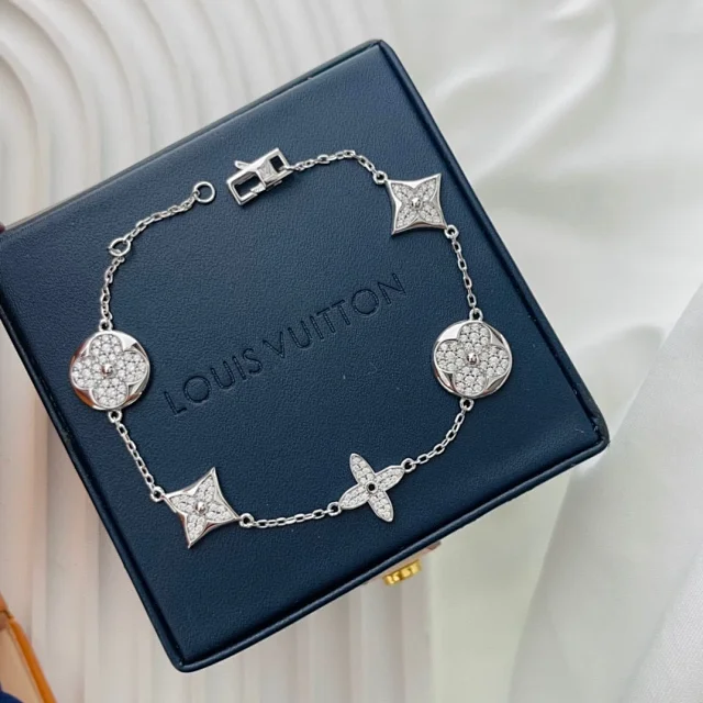 Louis Vuitton Bracelet -3