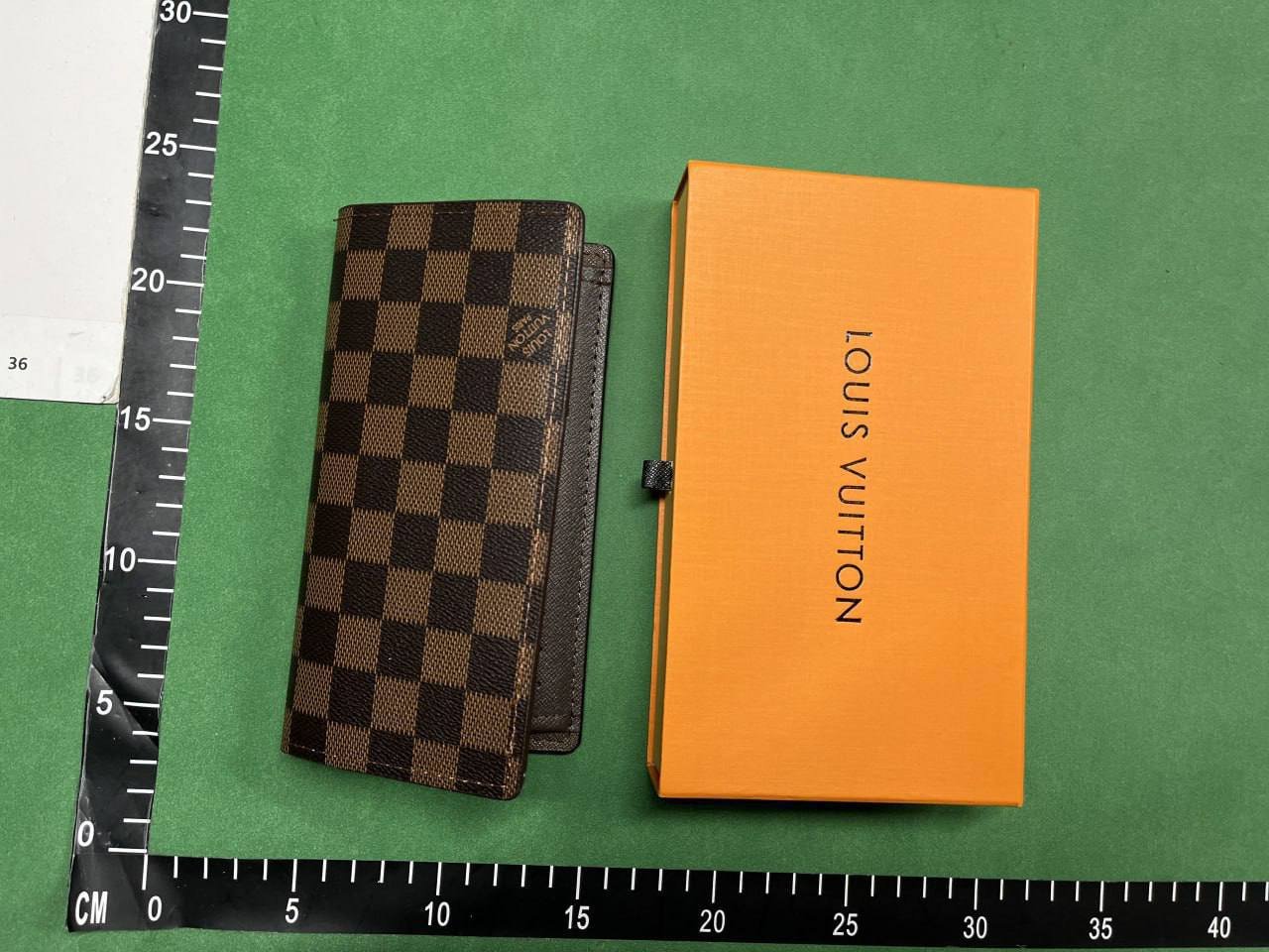 Louis Vuitton / Coach Wallet -4