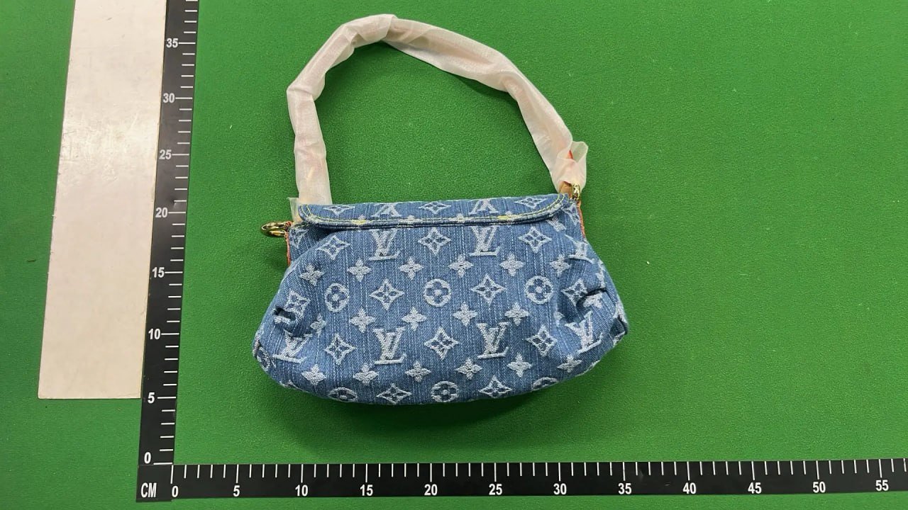 Louis Vuitton Underarm bag -3