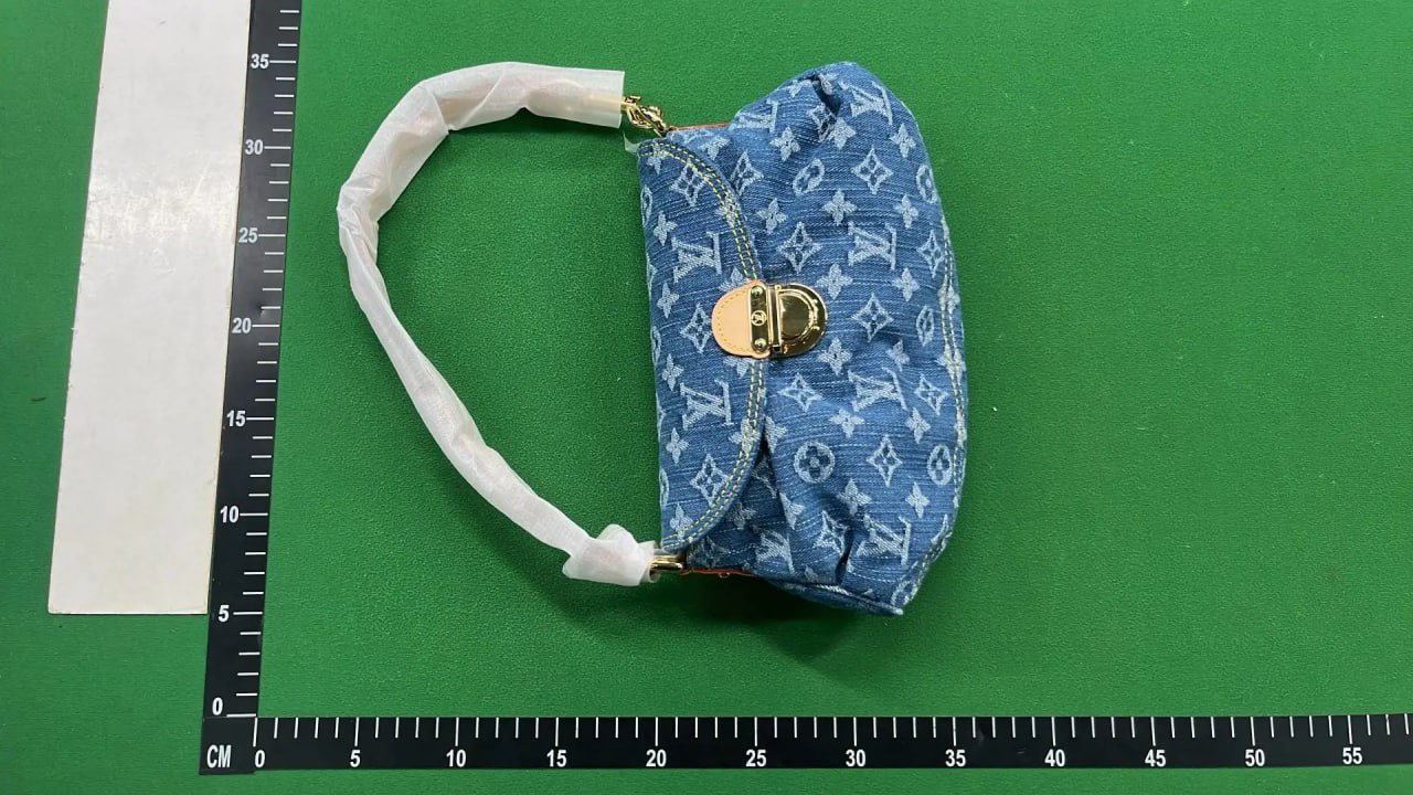 Louis Vuitton Underarm bag -4