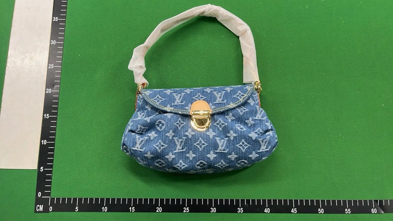 Louis Vuitton Underarm bag -2