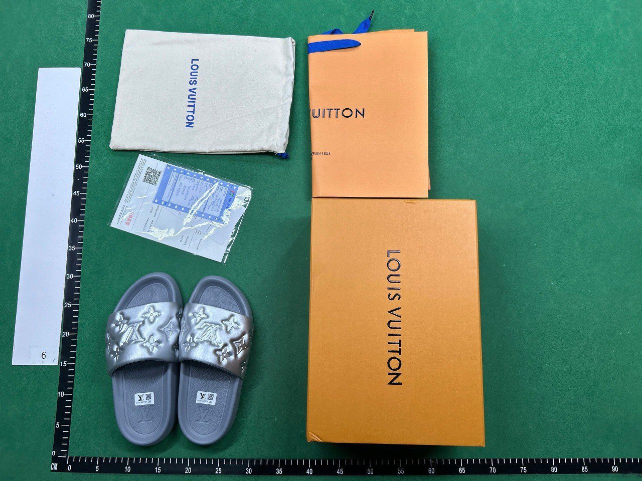 LOUIS VUITTON Slippers -4