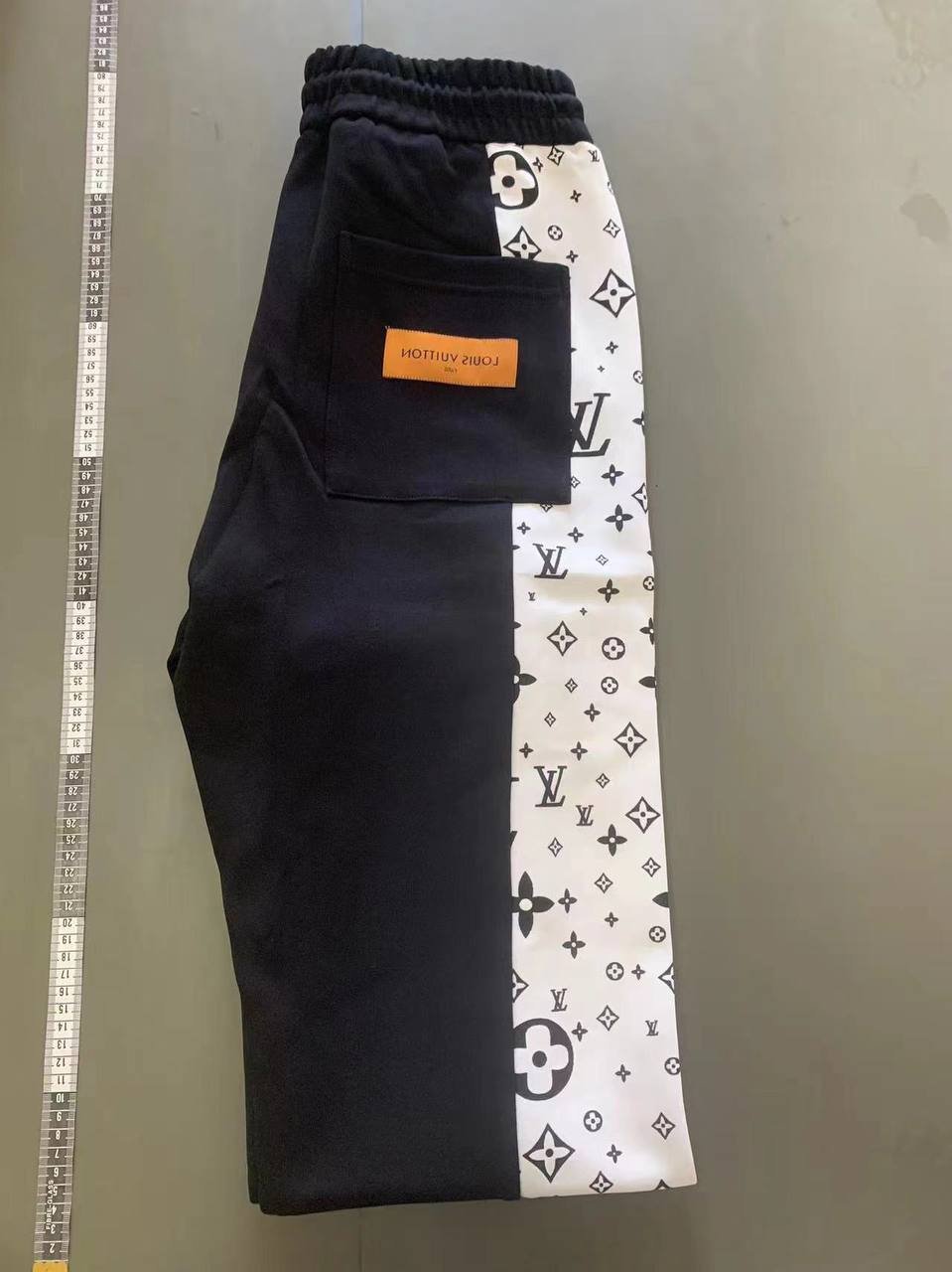  LV Sweatpants -4