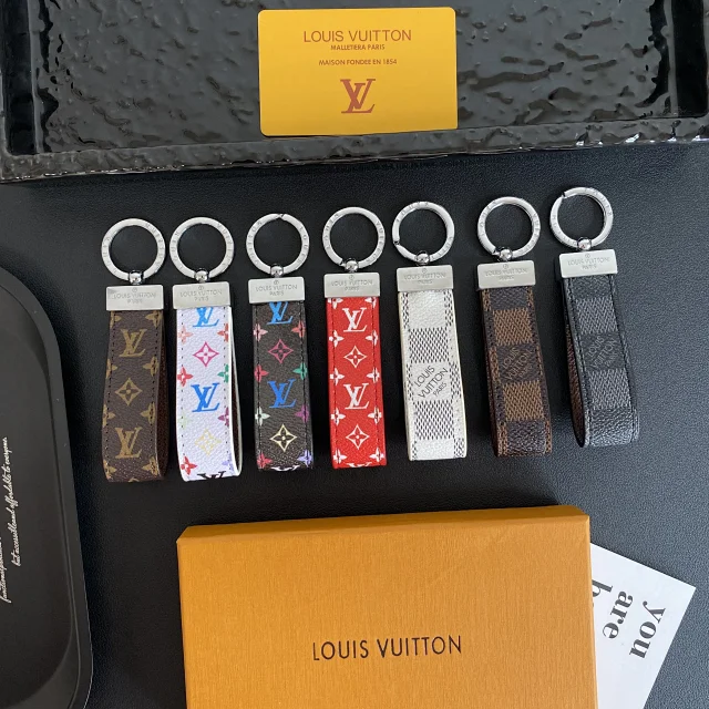 Louis Vuitton Keychain -4