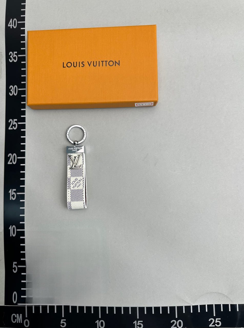 Louis Vuitton Keychain -2