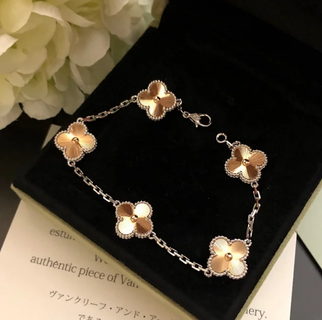 Van Cleef & Arpels Necklaces -2