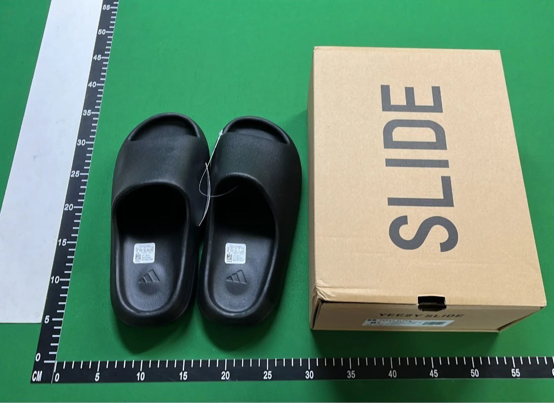 Burberry  Gucci  Hermes  Yeezy  crocs slippers -3