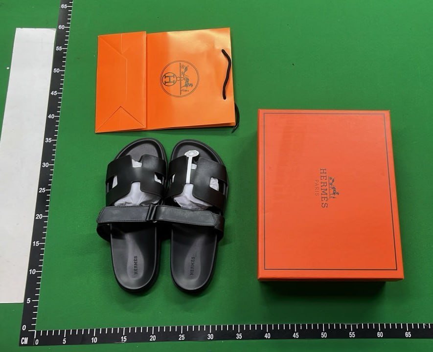 Burberry  Gucci  Hermes  Yeezy  crocs slippers -4