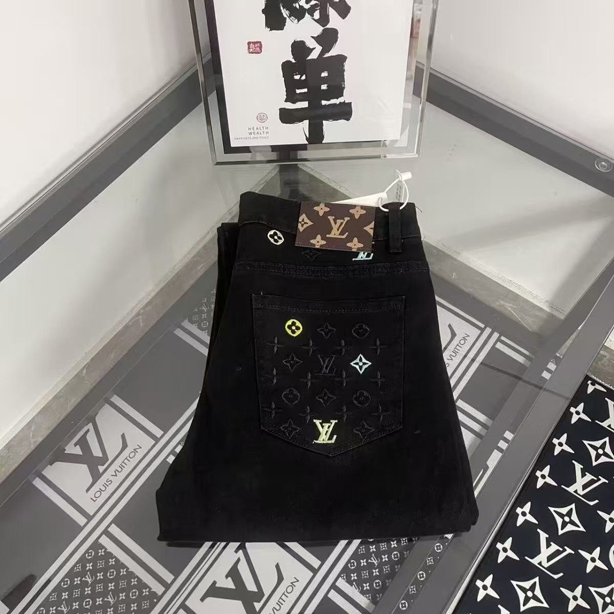LV Golden Classic Jeans  -4
