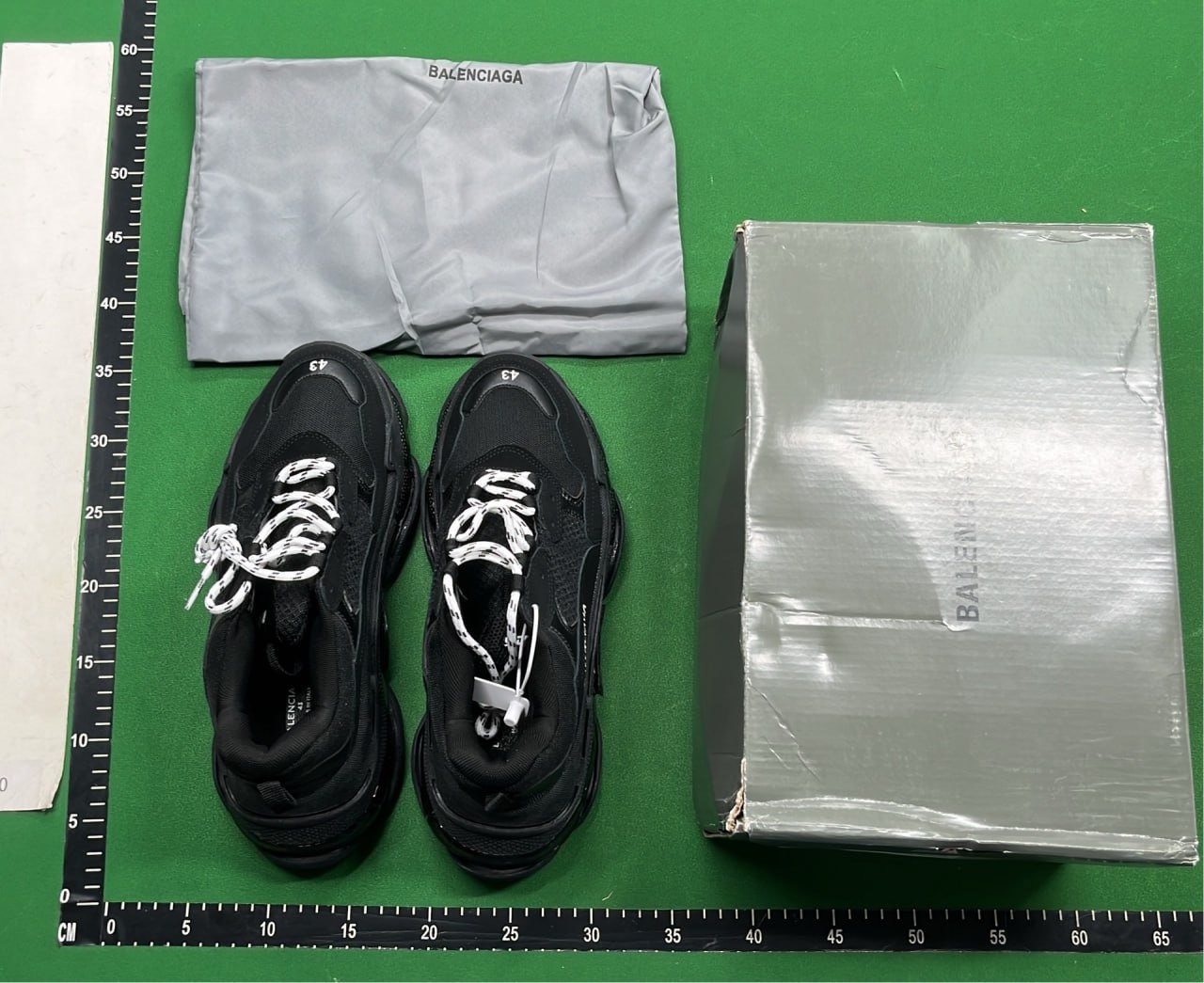  Balenciaga Triple S  -3