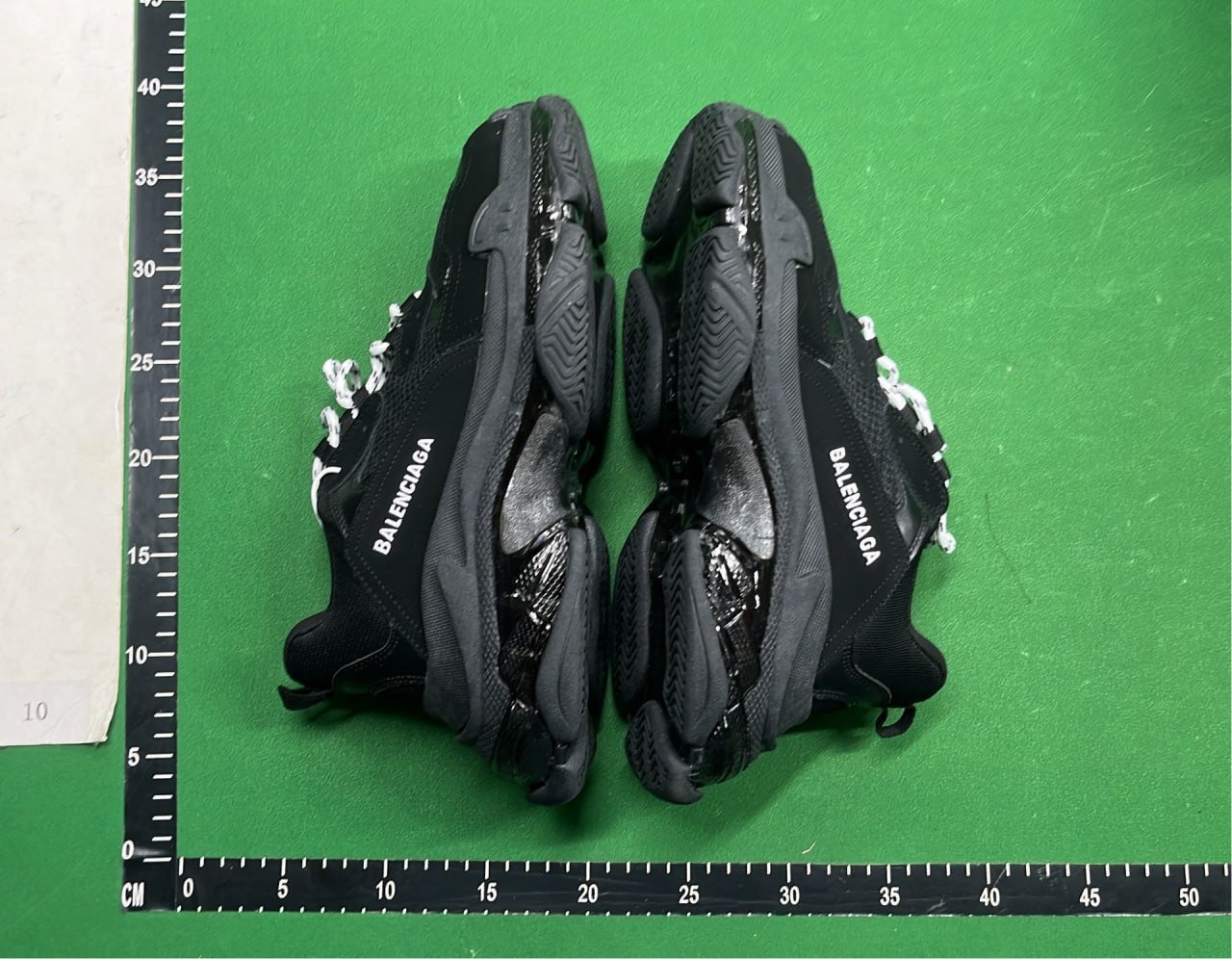  Balenciaga Triple S 