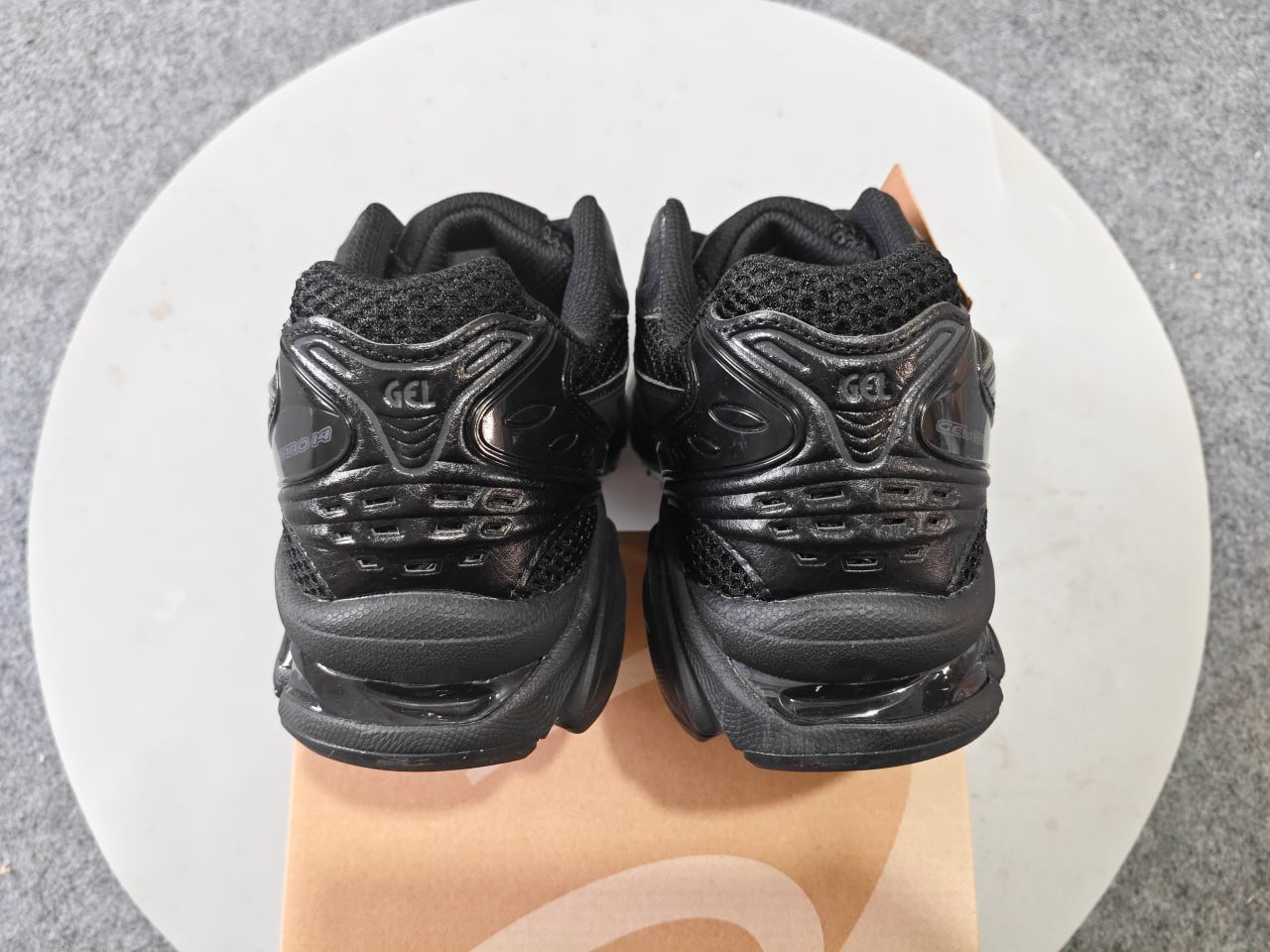 Gel-Kayano 14  -3