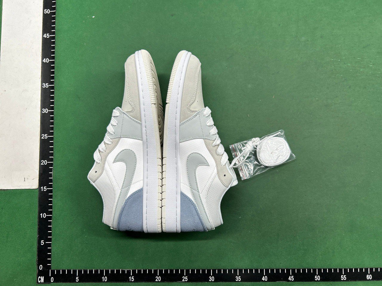 Jordan 1 Low                                                                                                        -3