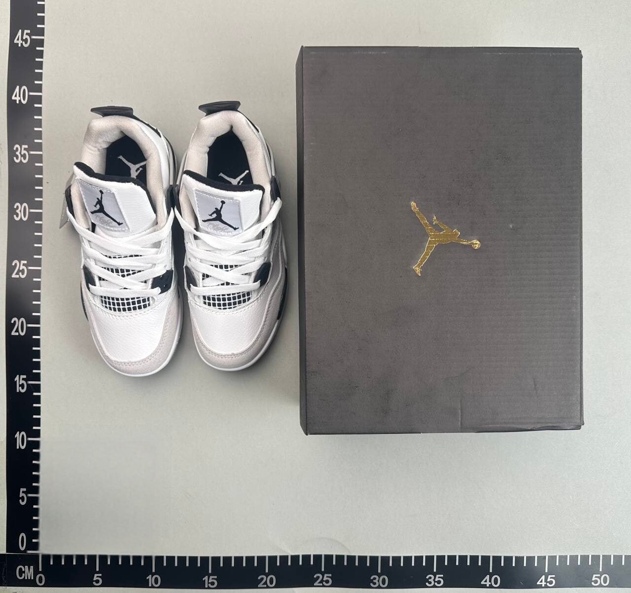 Jordan 4 -4